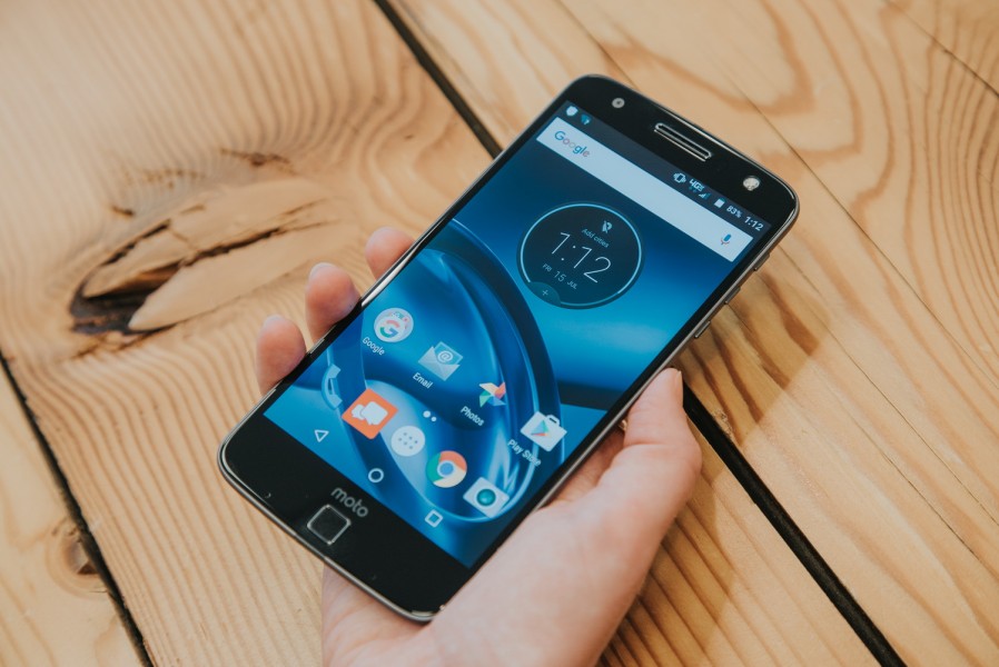 lenovo-moto-z-play