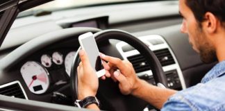Téléphone au volant